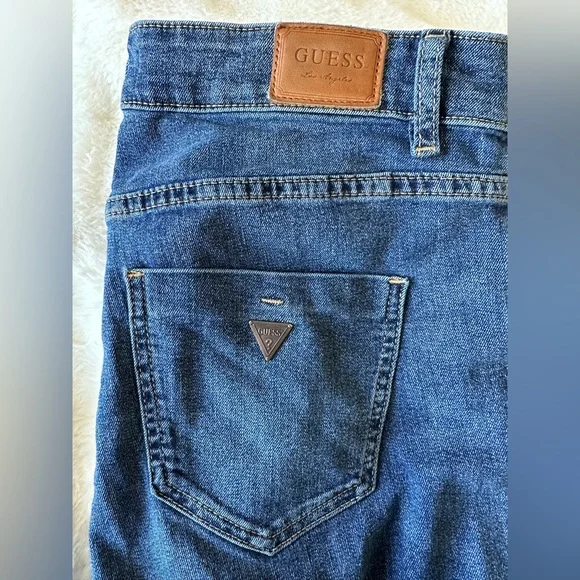 GUESS Jeans - Picture 2 of 6
